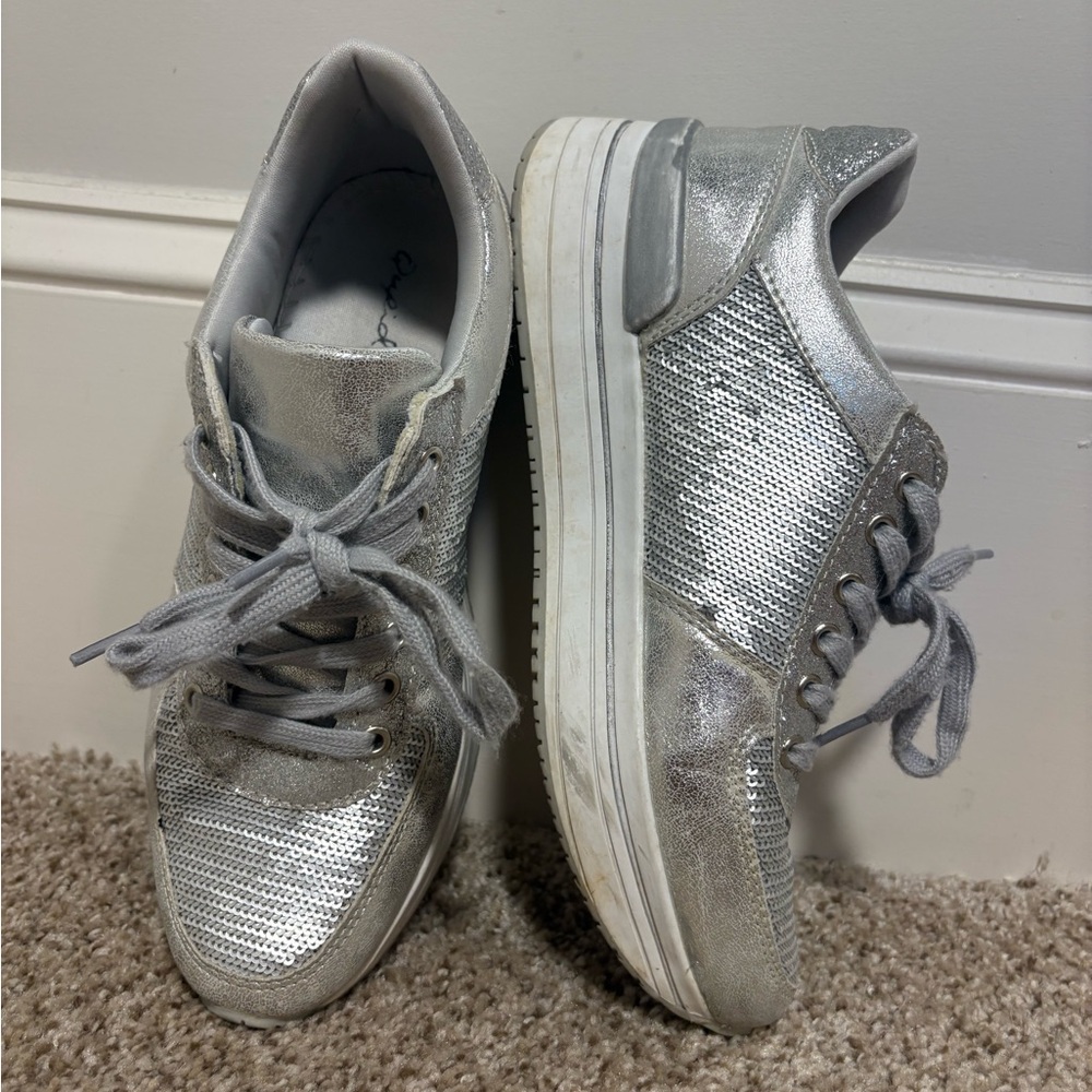 Qupid Silver Sneakers with Metallic Finish